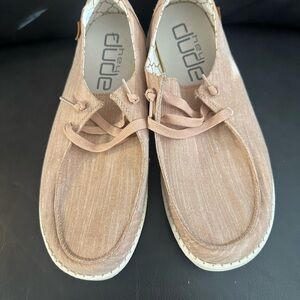 Hey Dude Women's Size 10